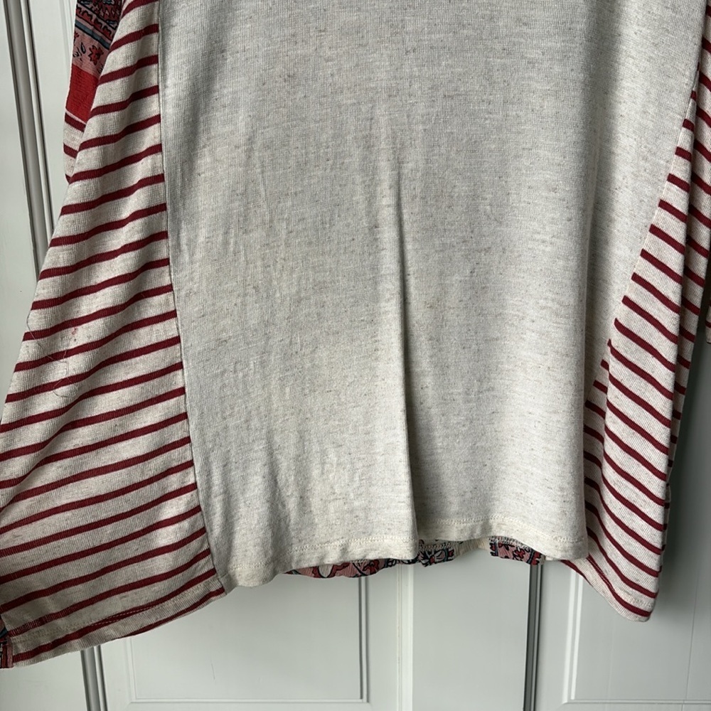 Democracy Cream and Red Paisley Patterned Blouse medium - Picture 4 of 5